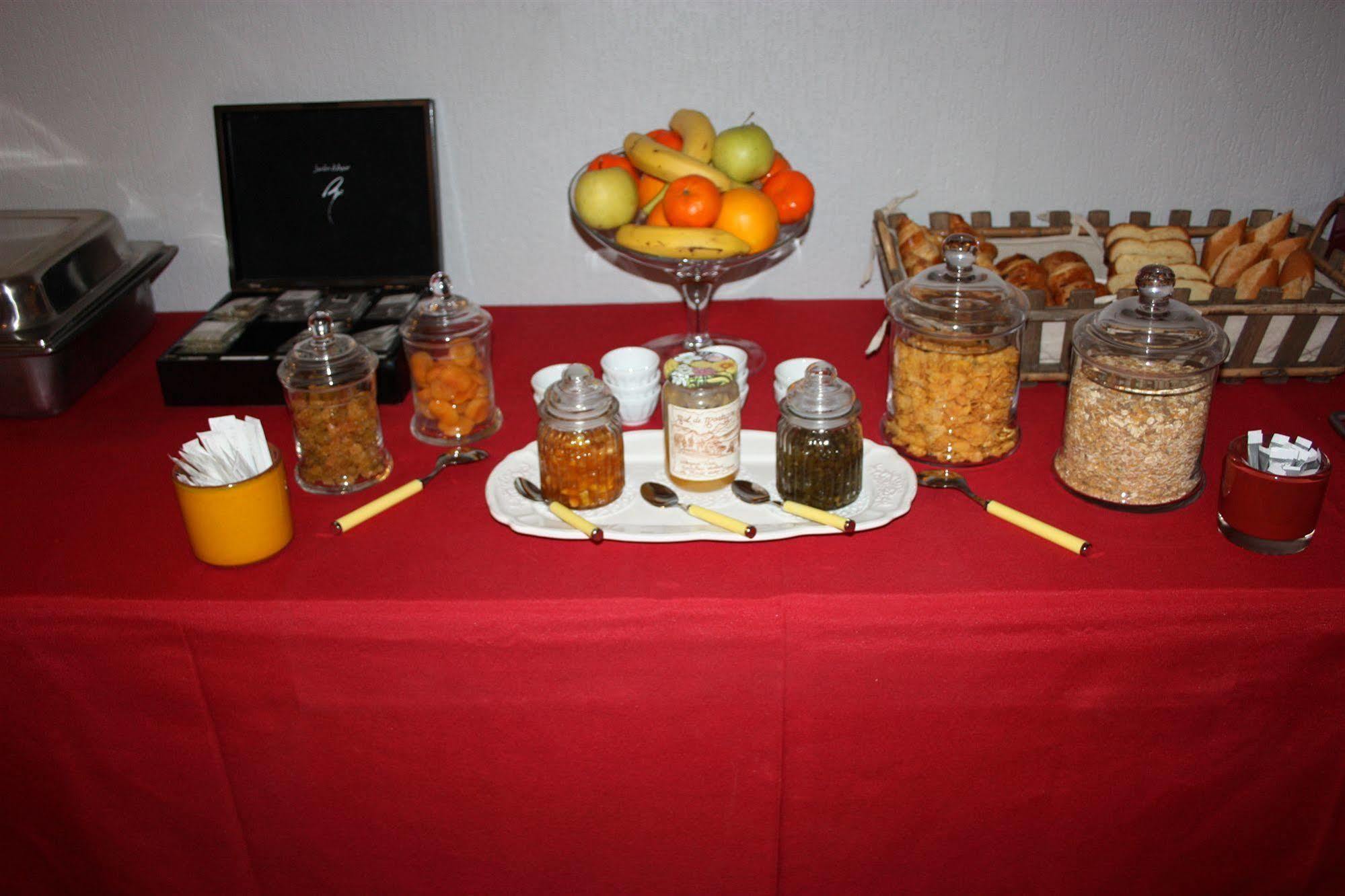 Le Fleuri Hotel 3*