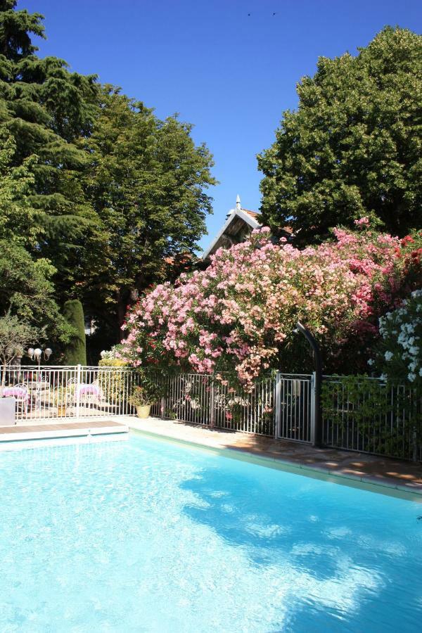 Le Fleuri Hotel